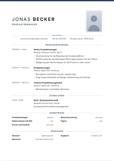Lebenslauf-Vorlage Classic: Formell und symmetrisch, mit zentriertem Kopf und feinen Linien.
