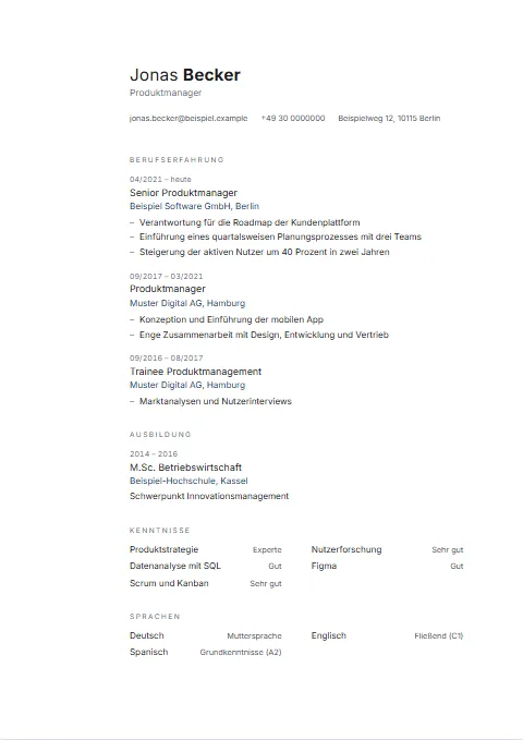 Lebenslauf-Vorlage Quiet: Leise und asymmetrisch: breiter leerer Rand links, kleiner Name, graue Überschriften, keine einzige Linie.